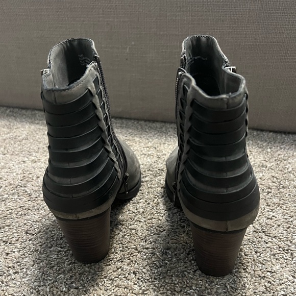 Gray heeled booties size 10 - Picture 2 of 4